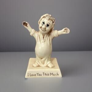 Vintage 1970’s W & R Berries Co Resin Statue “ I Love You”
